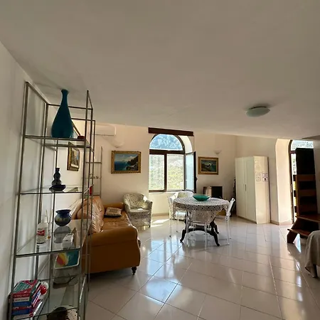 Casa Paolina - بيت للعطل كابري